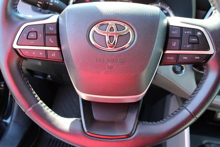 used 2022 Toyota Highlander car, priced at $30,969