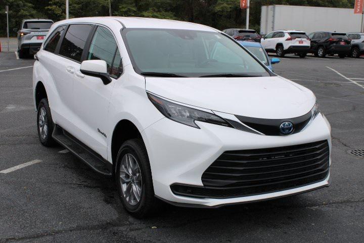 used 2025 Toyota Sienna car, priced at $75,469