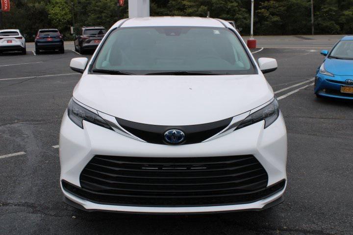used 2025 Toyota Sienna car, priced at $75,469