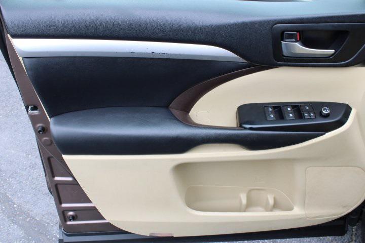 used 2019 Toyota Highlander car, priced at $19,869