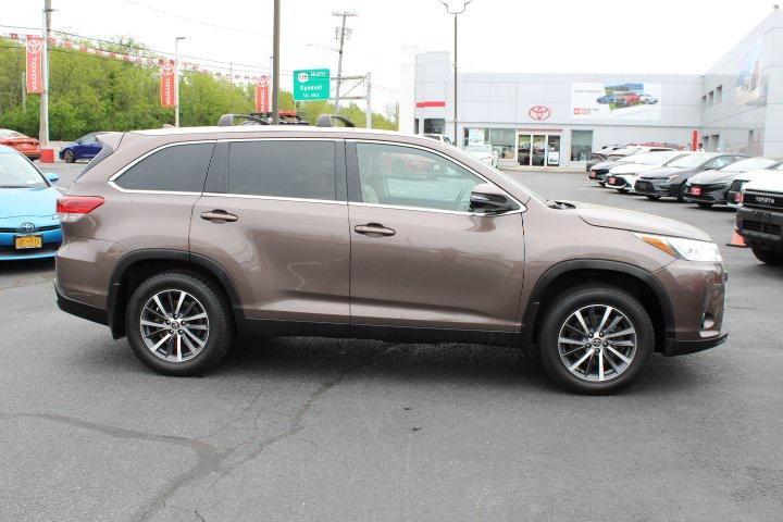 used 2019 Toyota Highlander car, priced at $19,869