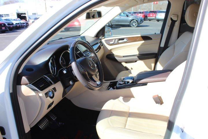 used 2019 Mercedes-Benz GLE 400 car, priced at $27,469