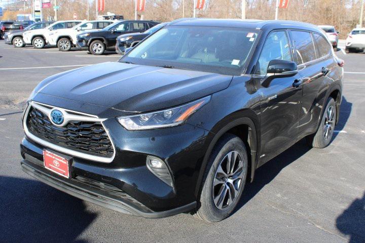 used 2021 Toyota Highlander Hybrid car, priced at $35,369