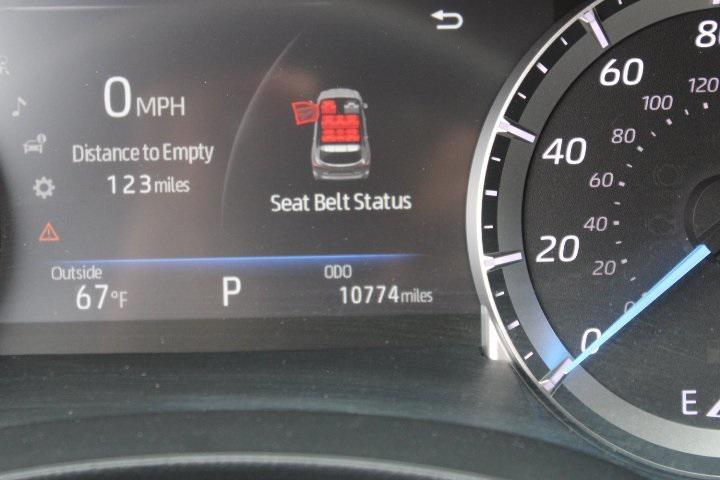 used 2023 Toyota Highlander Hybrid car, priced at $38,997