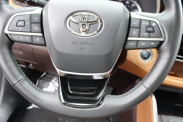 used 2021 Toyota Highlander car, priced at $34,469