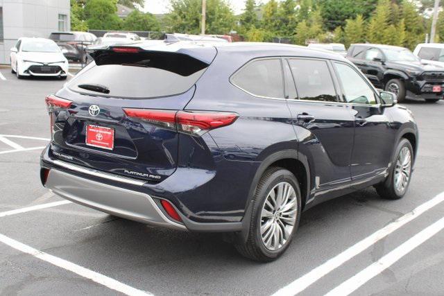 used 2021 Toyota Highlander car, priced at $34,469