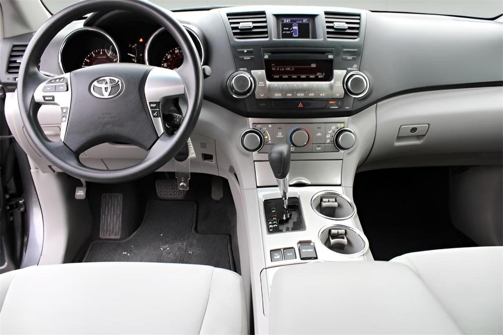 used 2012 Toyota Highlander car, priced at $11,969