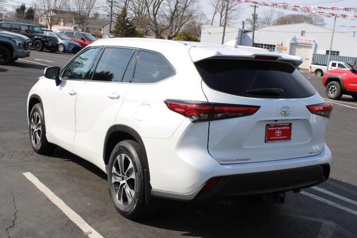 used 2022 Toyota Highlander car, priced at $31,469