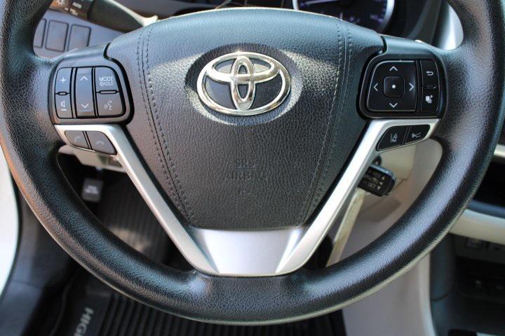 used 2019 Toyota Highlander car, priced at $22,969