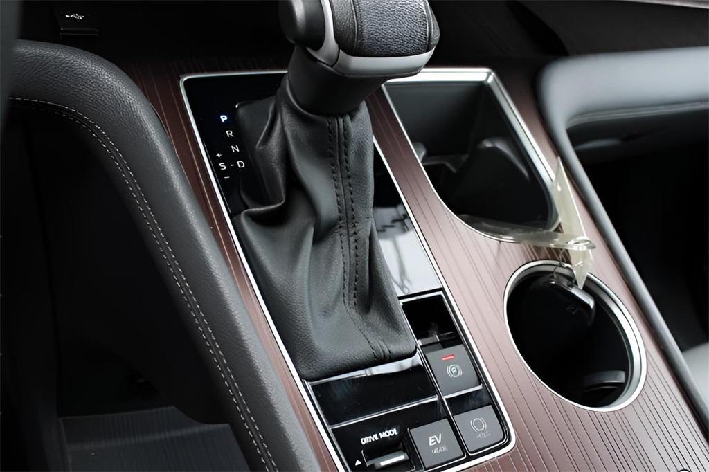 used 2023 Toyota Sienna car, priced at $44,469