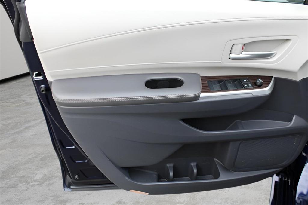 used 2023 Toyota Sienna car, priced at $44,469