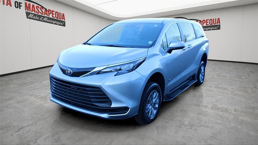 used 2025 Toyota Sienna car, priced at $75,469