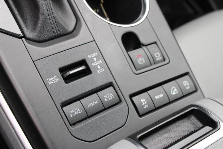 used 2022 Toyota Highlander car, priced at $37,969