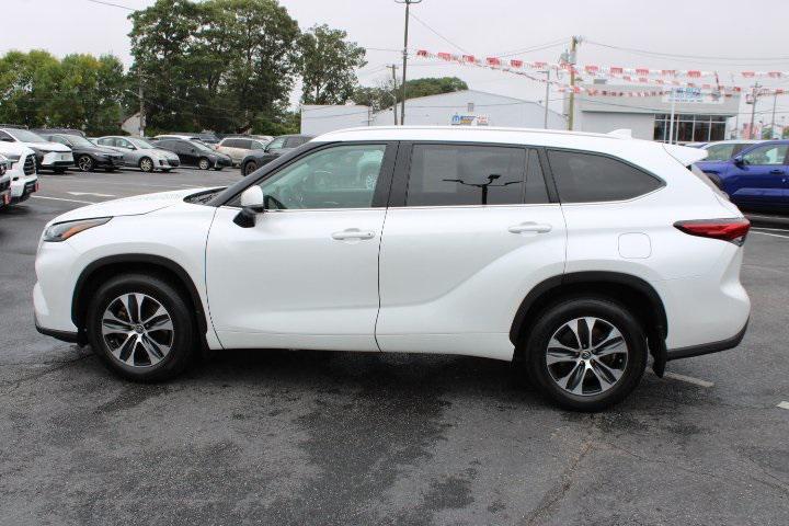 used 2022 Toyota Highlander car, priced at $37,969