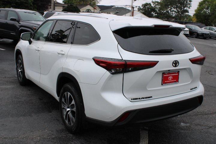 used 2022 Toyota Highlander car, priced at $37,969