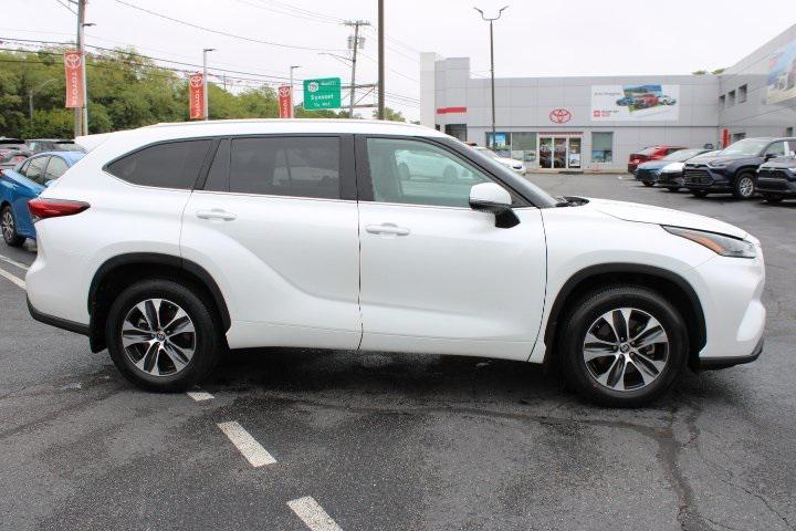 used 2022 Toyota Highlander car, priced at $37,969