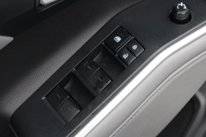 used 2022 Toyota Highlander car, priced at $37,969