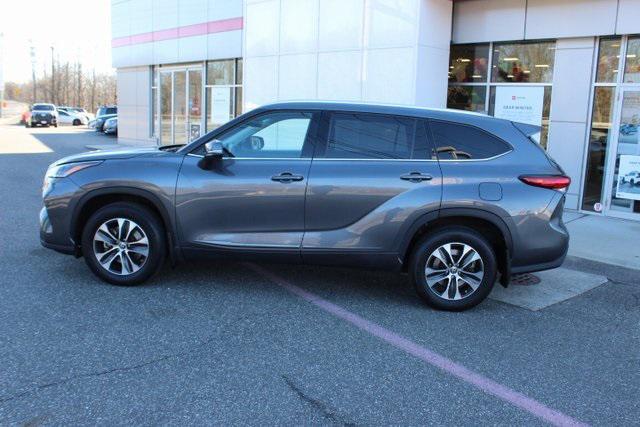 used 2021 Toyota Highlander car, priced at $29,969