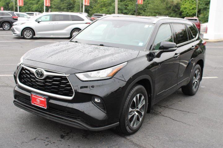 used 2020 Toyota Highlander car, priced at $26,969