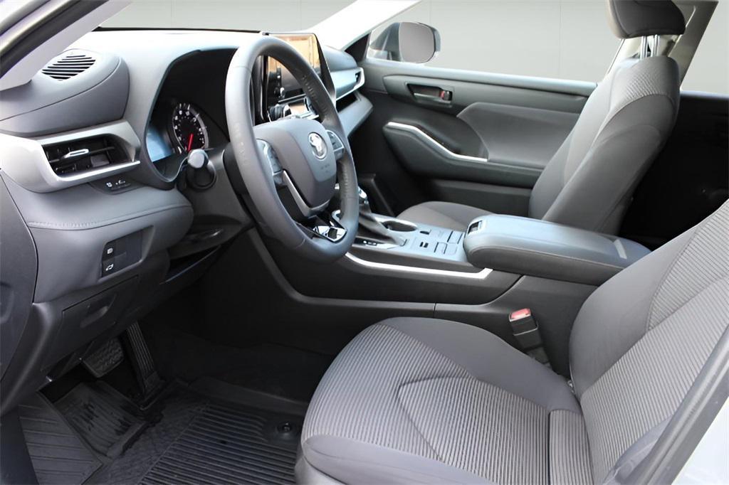 used 2021 Toyota Highlander car, priced at $30,969