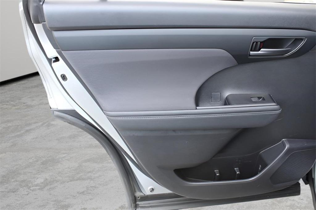 used 2021 Toyota Highlander car, priced at $30,969