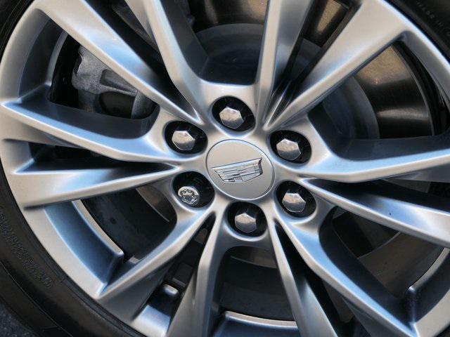 used 2022 Cadillac XT5 car, priced at $32,700