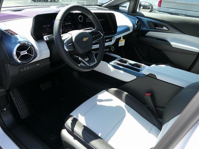 new 2025 Chevrolet Equinox EV car, priced at $33,090