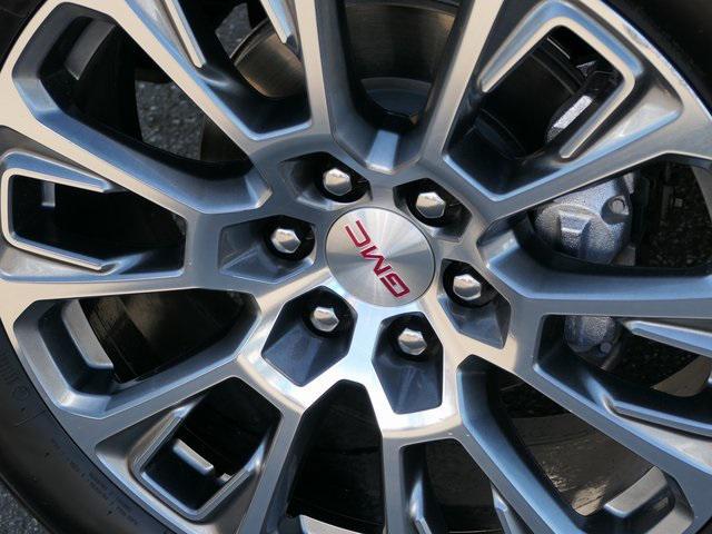 used 2025 GMC Yukon XL car, priced at $74,500