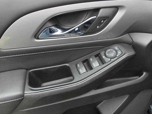 used 2023 Chevrolet Traverse car, priced at $28,999