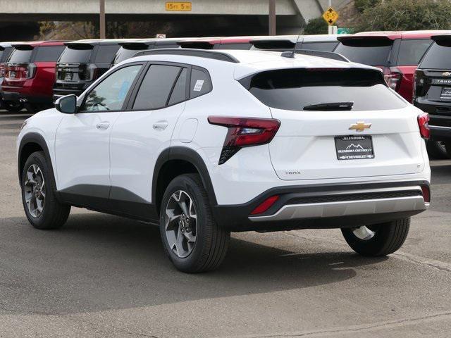 new 2025 Chevrolet Trax car, priced at $25,255