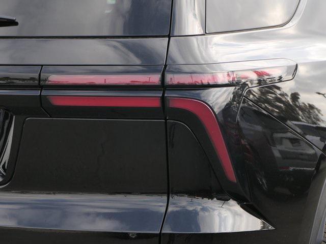 used 2025 Chevrolet Traverse car, priced at $37,999