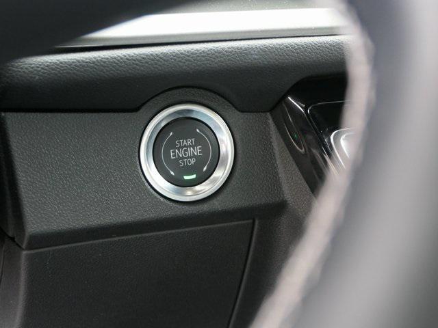 used 2025 Chevrolet Traverse car, priced at $37,999