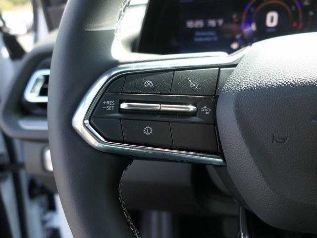 new 2026 Chevrolet Traverse car, priced at $44,019