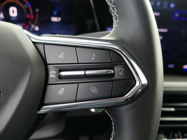 used 2025 Chevrolet Traverse car, priced at $35,999