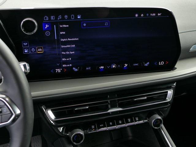 used 2025 Chevrolet Traverse car, priced at $35,999