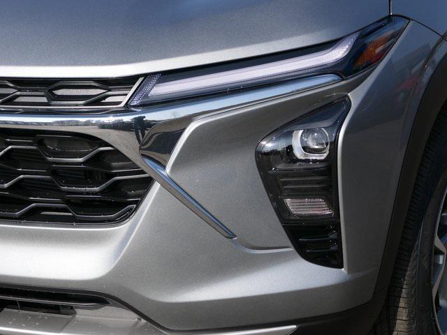 new 2025 Chevrolet Trax car, priced at $20,995