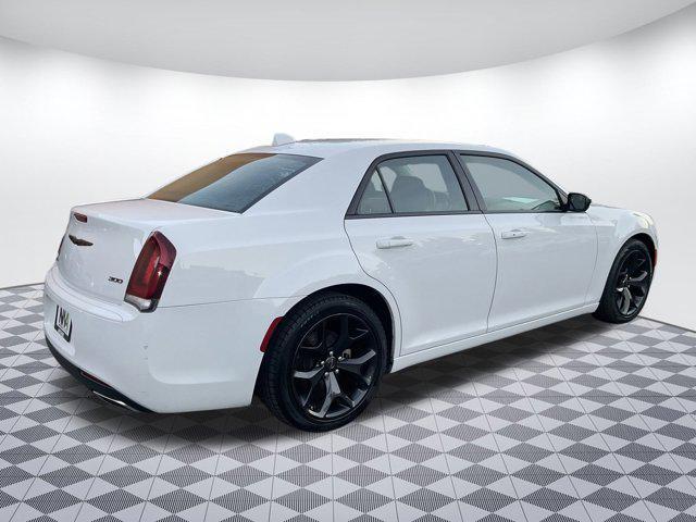 used 2022 Chrysler 300 car, priced at $18,999