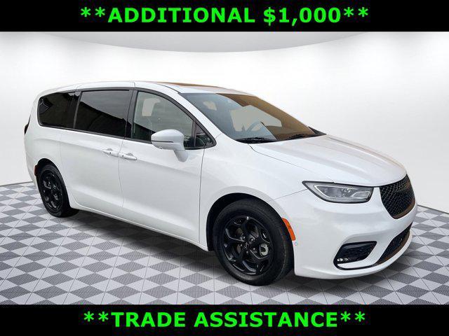 used 2022 Chrysler Pacifica Hybrid car, priced at $27,999