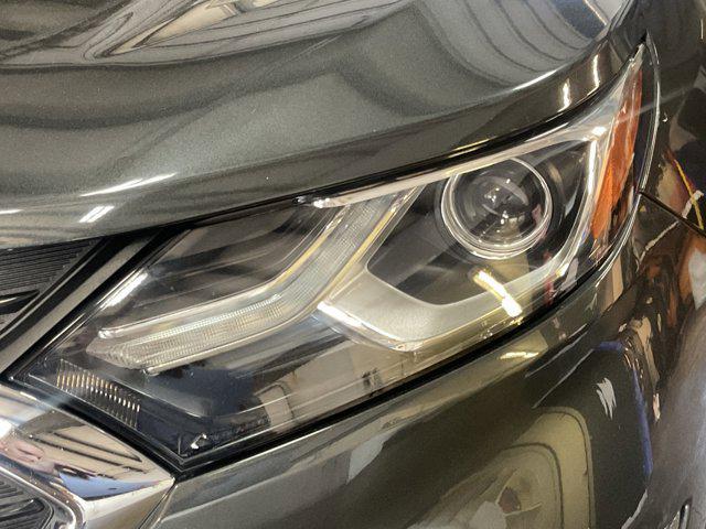 used 2021 Chevrolet Equinox car, priced at $22,999