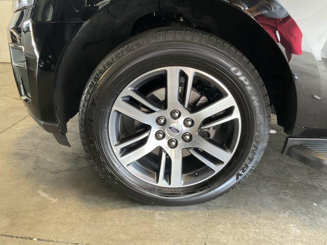 used 2024 Ford Expedition car, priced at $49,499