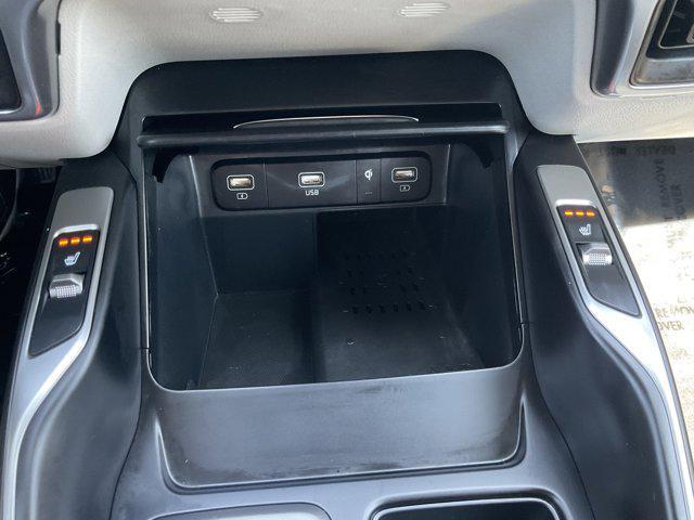 used 2023 Kia Sorento Hybrid car, priced at $30,999