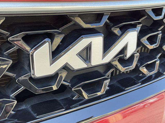 used 2023 Kia Sorento Hybrid car, priced at $30,999