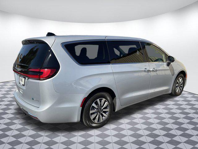 used 2023 Chrysler Pacifica Hybrid car, priced at $25,999