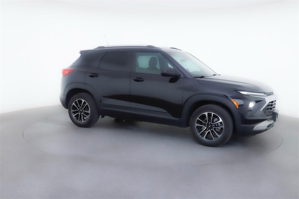 used 2025 Chevrolet TrailBlazer car, priced at $23,474