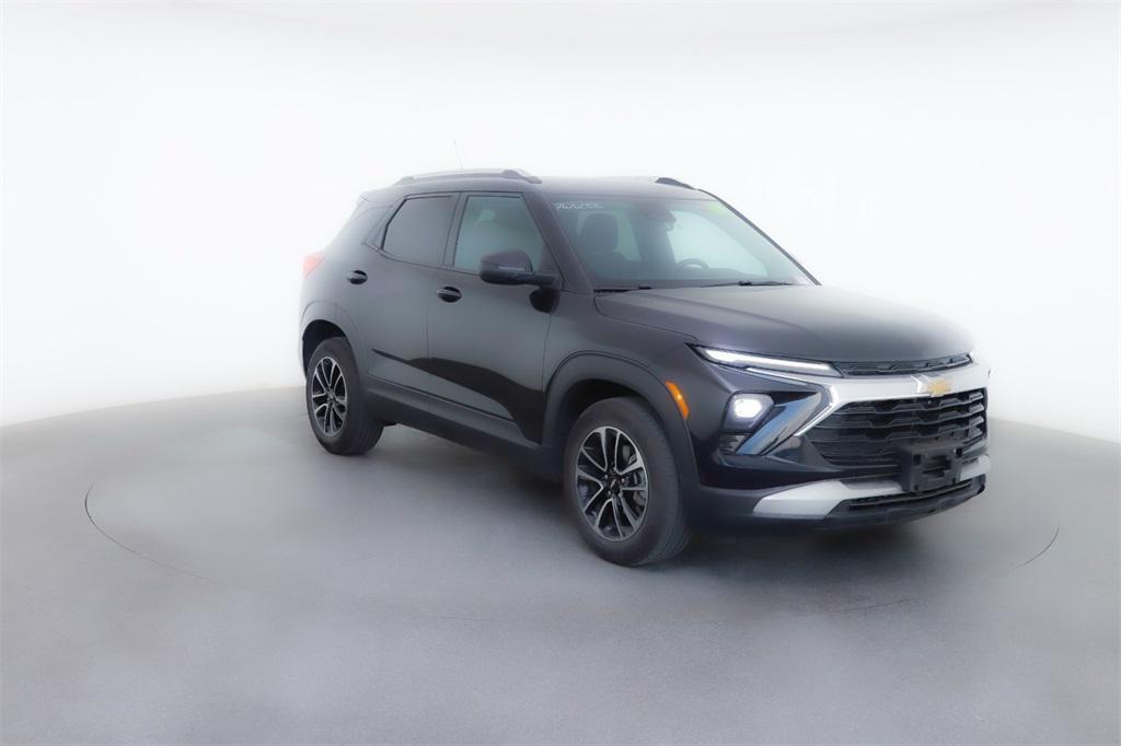 used 2025 Chevrolet TrailBlazer car, priced at $23,474