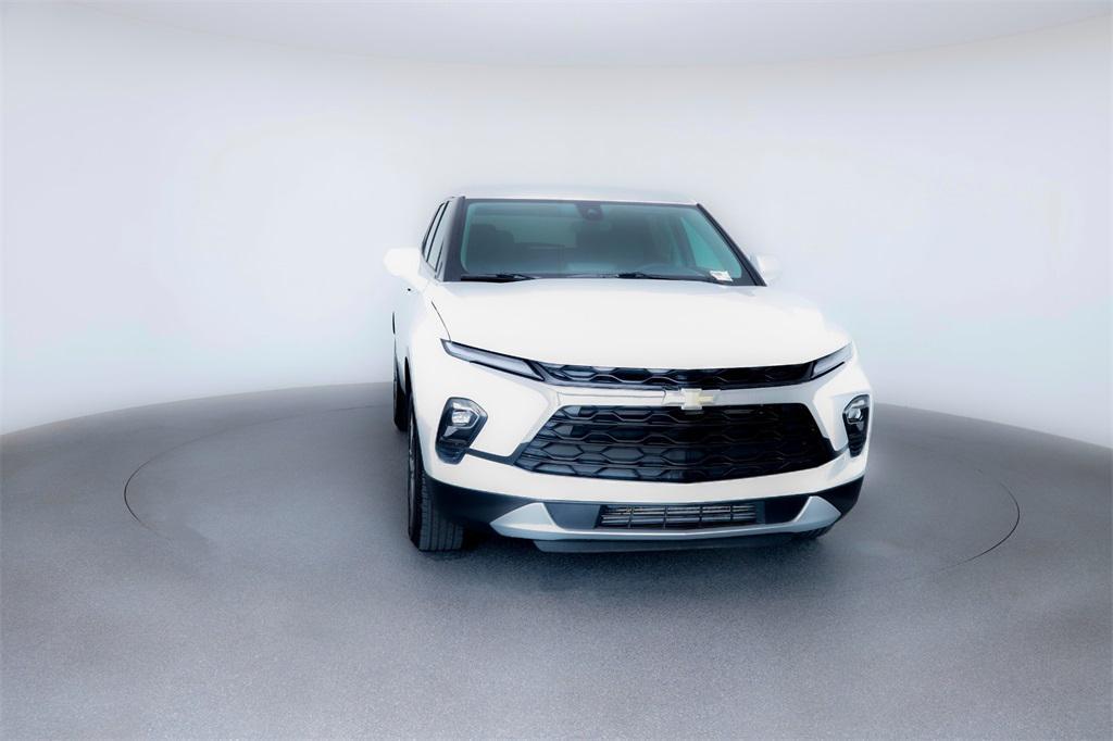 used 2025 Chevrolet Blazer car, priced at $30,274