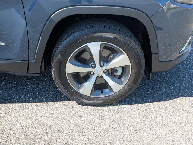 used 2021 Jeep Cherokee car, priced at $24,455