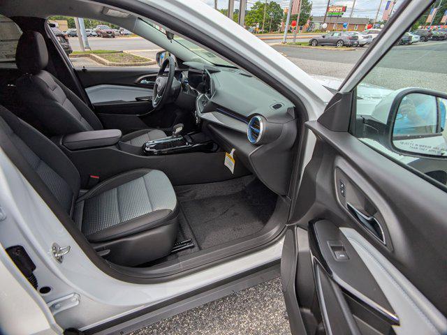 new 2025 Chevrolet Trax car, priced at $23,097
