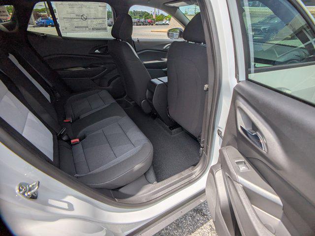 new 2025 Chevrolet Trax car
