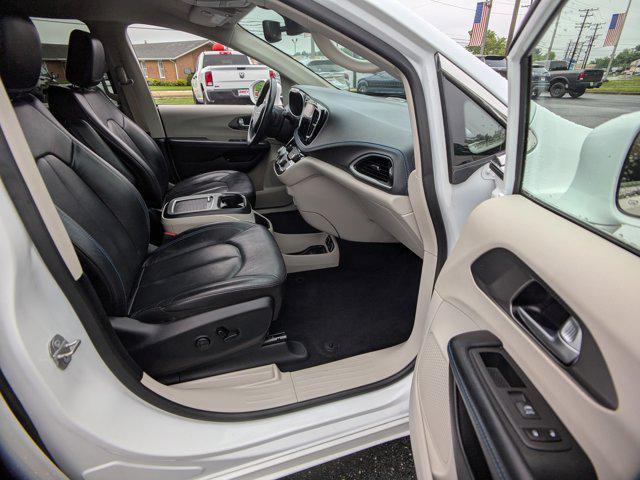 used 2021 Chrysler Pacifica Hybrid car, priced at $23,498